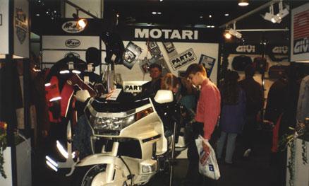 V1994MP_NAYTTELYSSA.jpg